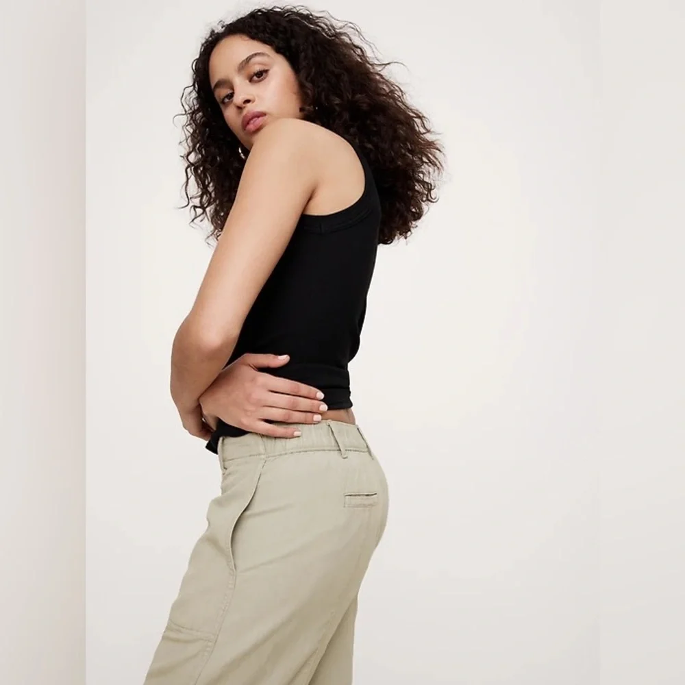 NWT! Banana Republic Green Tea Super-Soft Soma High Rise Barrel Pants - XL 🖤